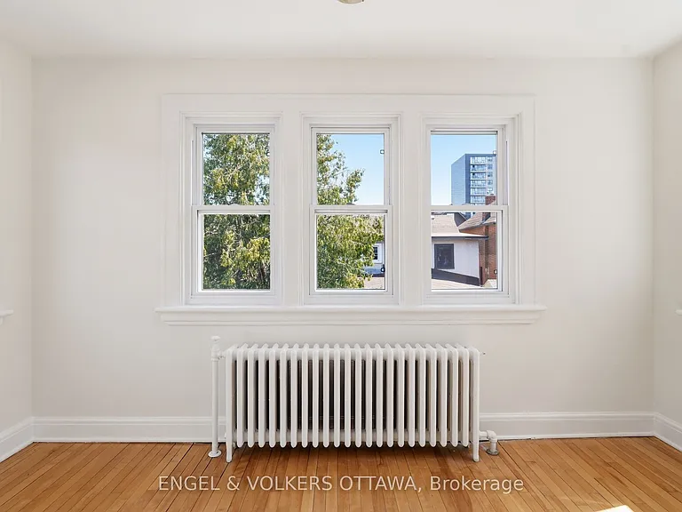 99 Charlotte St #3 — Photo 23