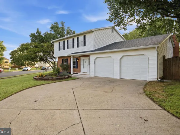 8933 Sweetbriar St, Manassas, VA 20110