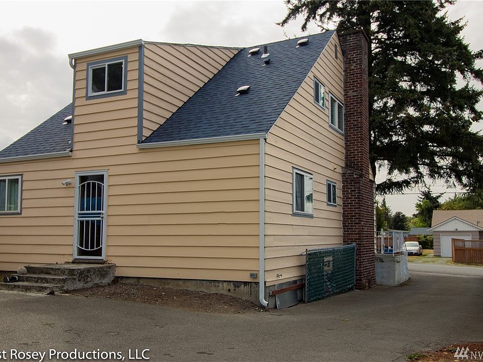 1st image of 2218 S 132nd St