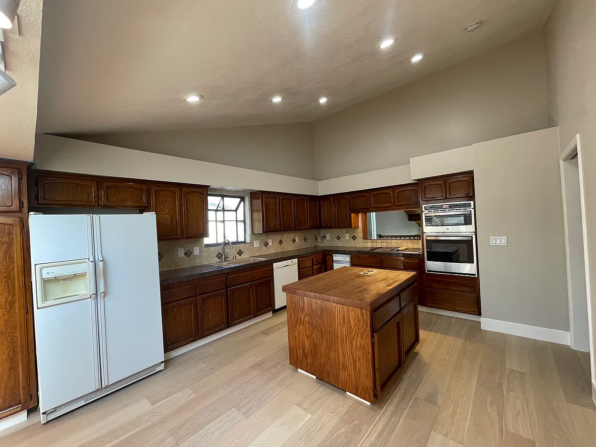 Building Photo - Cliffside Ln