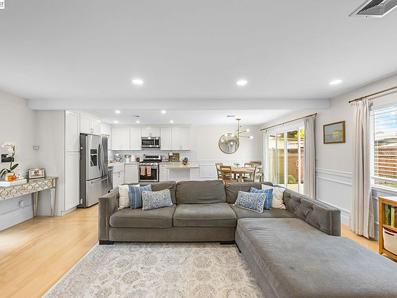 3rd image of 613 Minerva St