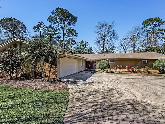 5th image of 8356 Royalwood Dr