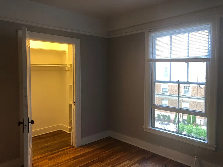 The Oakwood — Photo 39