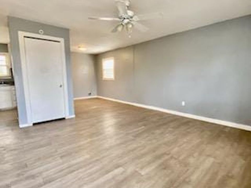 2410 E 7th St, Lubbock, TX 79403 | Zillow