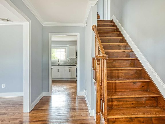 3rd image of 260 Lincoln Ave