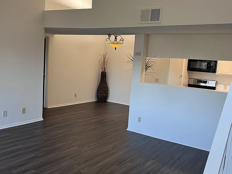 5124 Coldwater Canyon Ave #204 — Photo 8