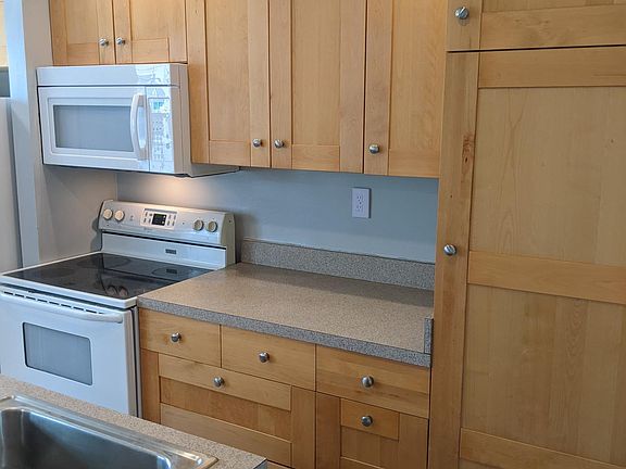5th image of 416 Bashford Ln #101