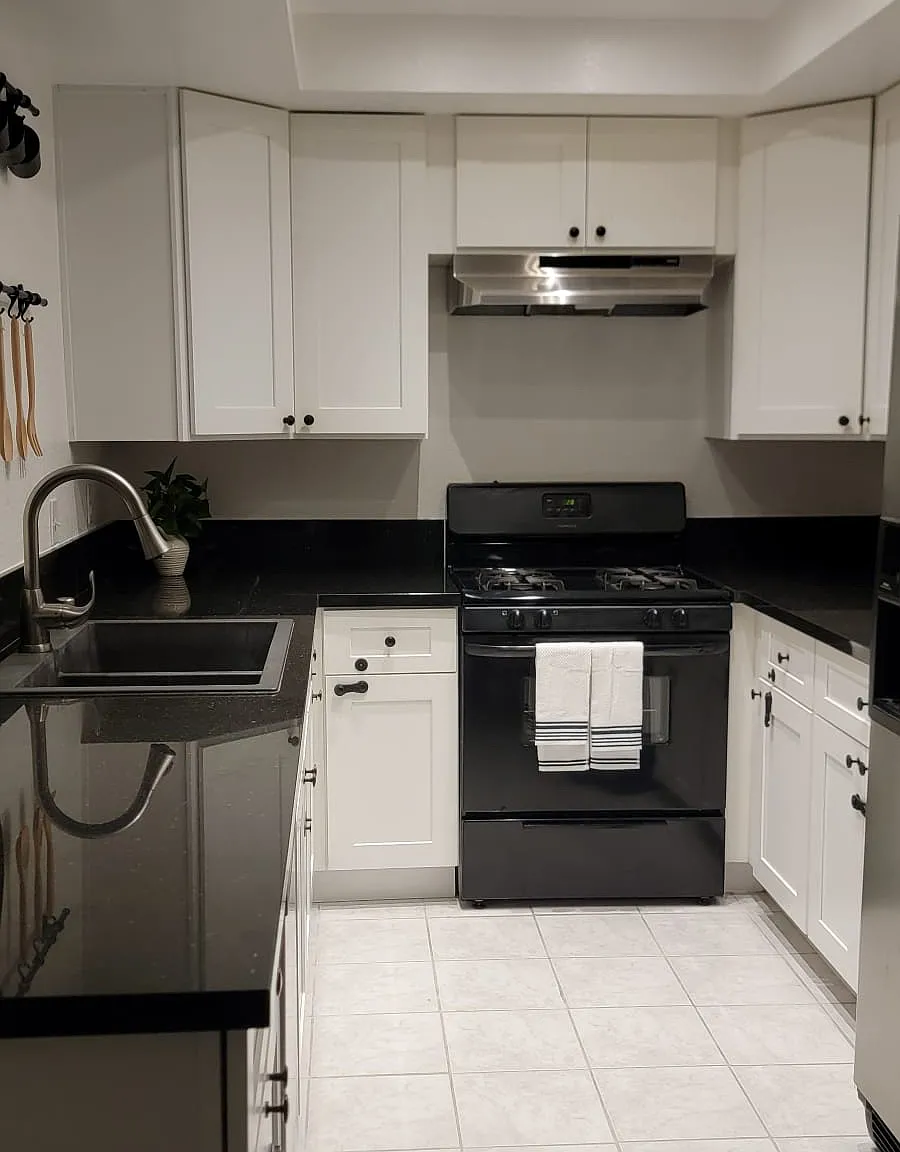 606 Parkview Drive — Photo 3