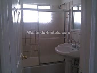 3rd image of 4446 W 141st St APT D