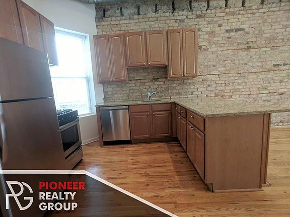 4th image of 2451 N Southport Ave #203