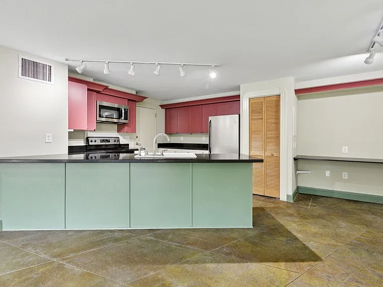 309 Opal St — Photo 6