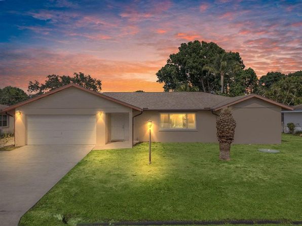 1143 SE Sabina Ln