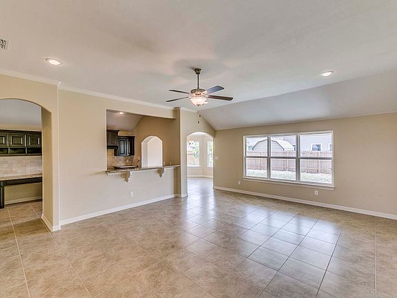 4th image of 2212 Waterwillow Dr