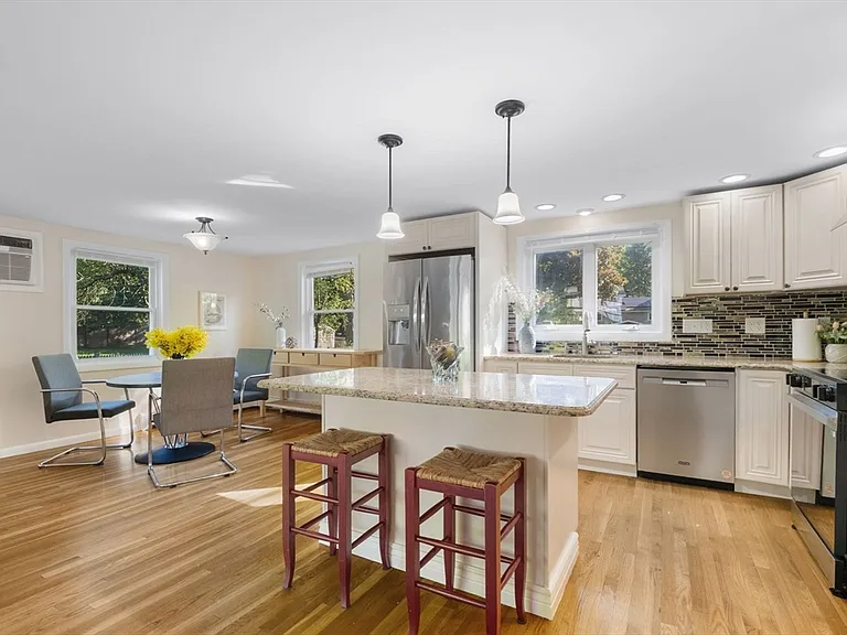 221 Totten Pond Rd — Photo 3