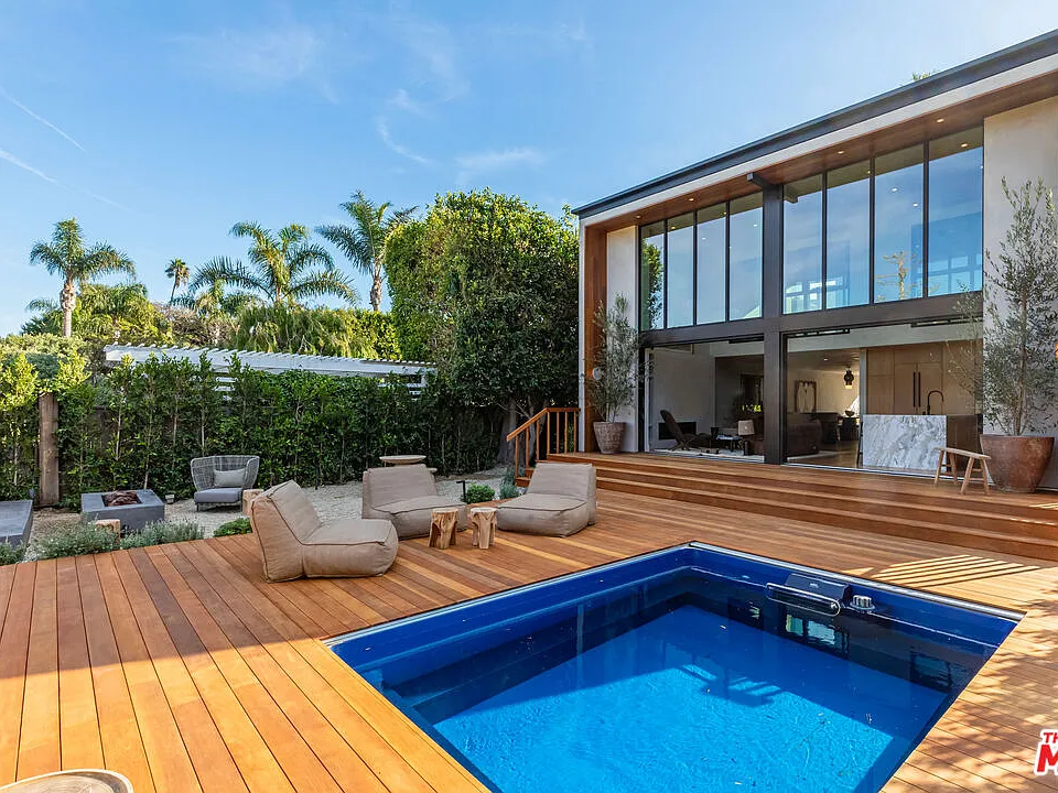 23505 Malibu Colony Rd