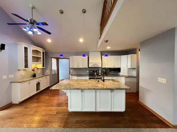 W1026 Ski Hill DRIVE, Burlington, WI 53105