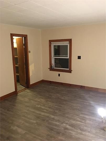 This is the bathroom of the next-door apartment. It is similar.