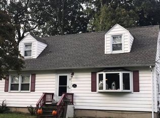 17 Randall Ter, Middletown, NY 10940