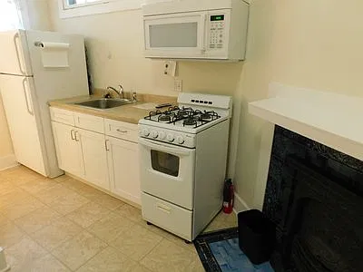 Studio, $2,100 — Photo 4