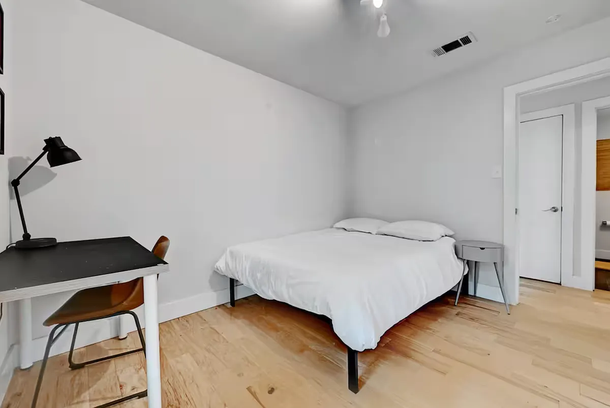 Building Photo - 4803 Lansing Dr #1