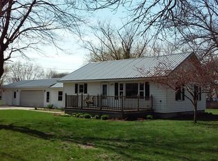 111 1st St E, Lyndon, IL 61261