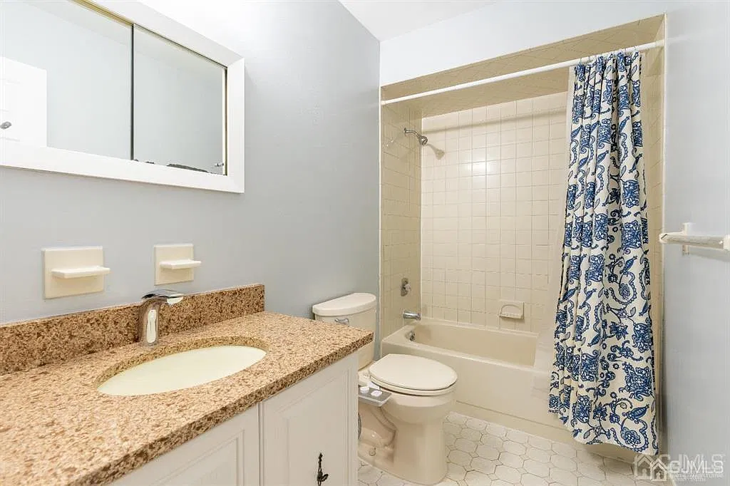 3 bed, 2.0 bath, $3,250 — Photo 4