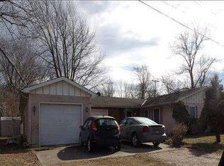 432 S 8th St, Girard, IL