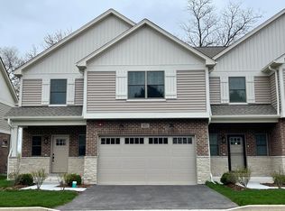 411 W Pierce Rd, Itasca, IL 60143