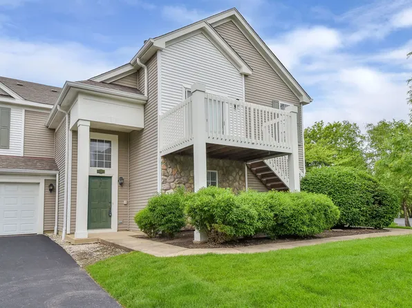 80 Johnson Ct, North Aurora, IL 60542