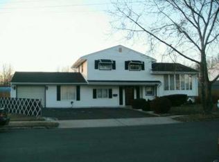143 Rosewood Ln, Port Reading, NJ