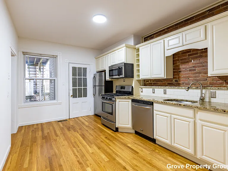 178 L St #1 — Photo 4