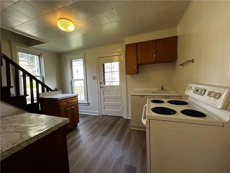 1 bed, $700 — Photo 4