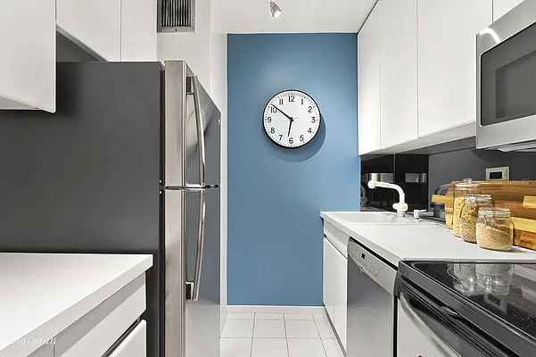 Sold by Corcoran | media 19