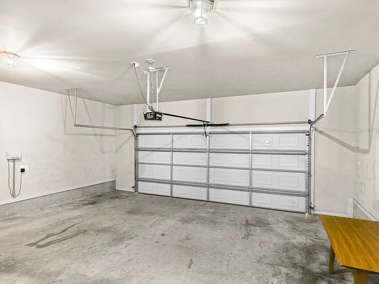948 Starr Ct — Photo 16