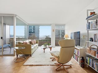 2135 Argyle Ave #102, West Vancouver, BC