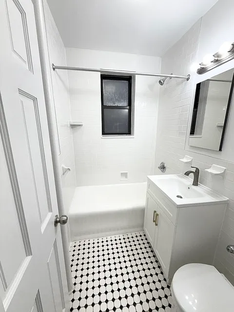 21-36 Crescent Street — Photo 4