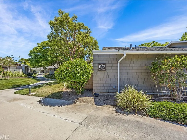 8933 Yolo Cir #1307A — Photo 38