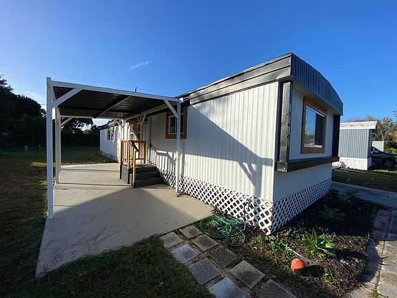 3rd image of 8512 Avonshire Rd #211