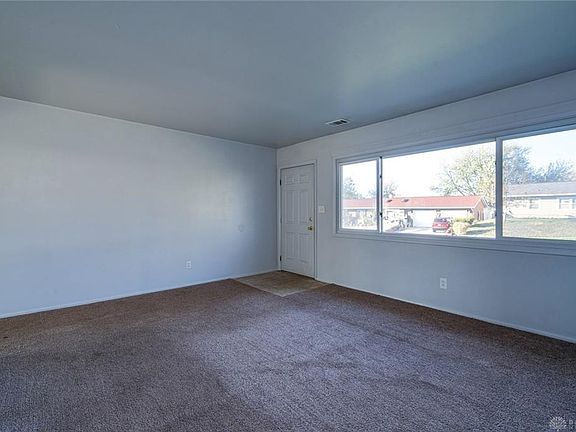 5th image of 26 W Garland Ave