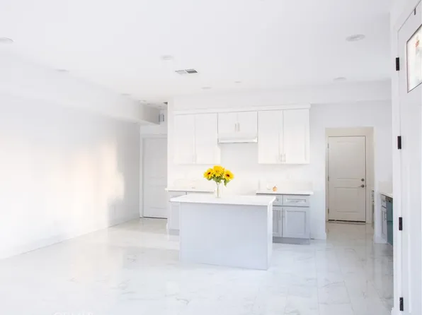 14614 Vanowen St, Van Nuys, CA 91405