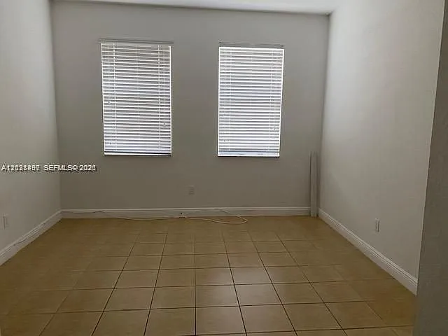 11835 SW 27th St — Photo 10