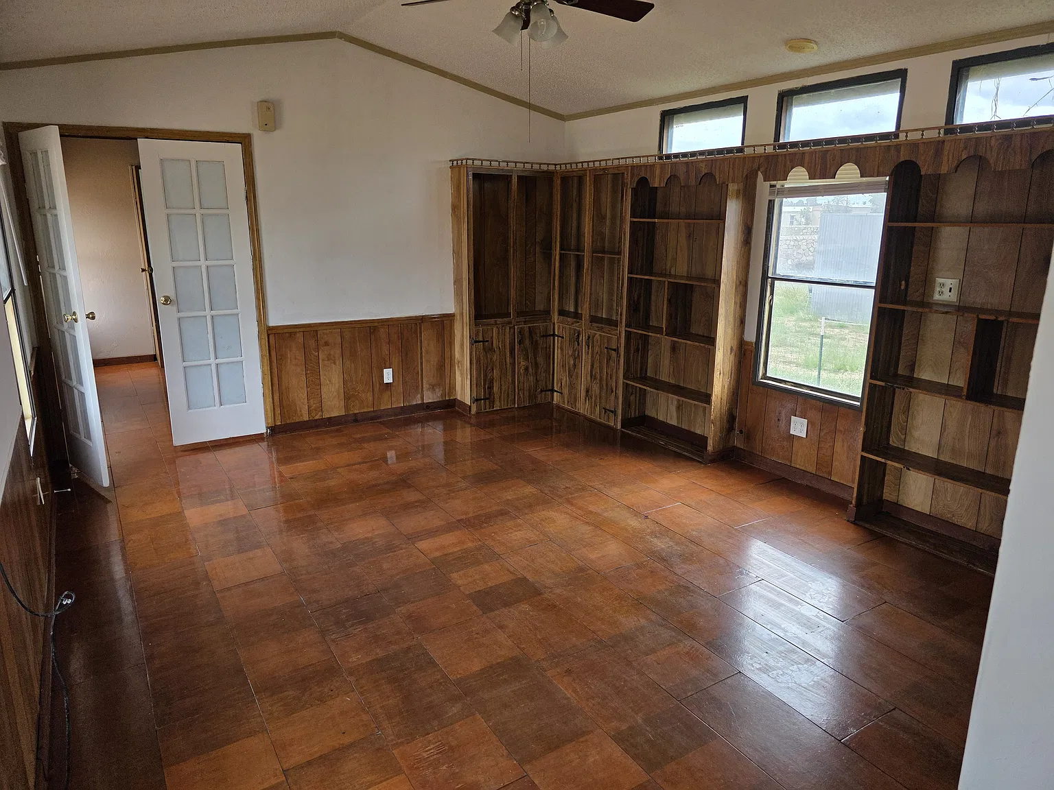 3 bed, $850 — Photo 2