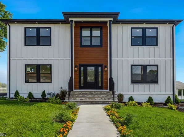 89 Susan Ct, Clifton City, NJ 07012