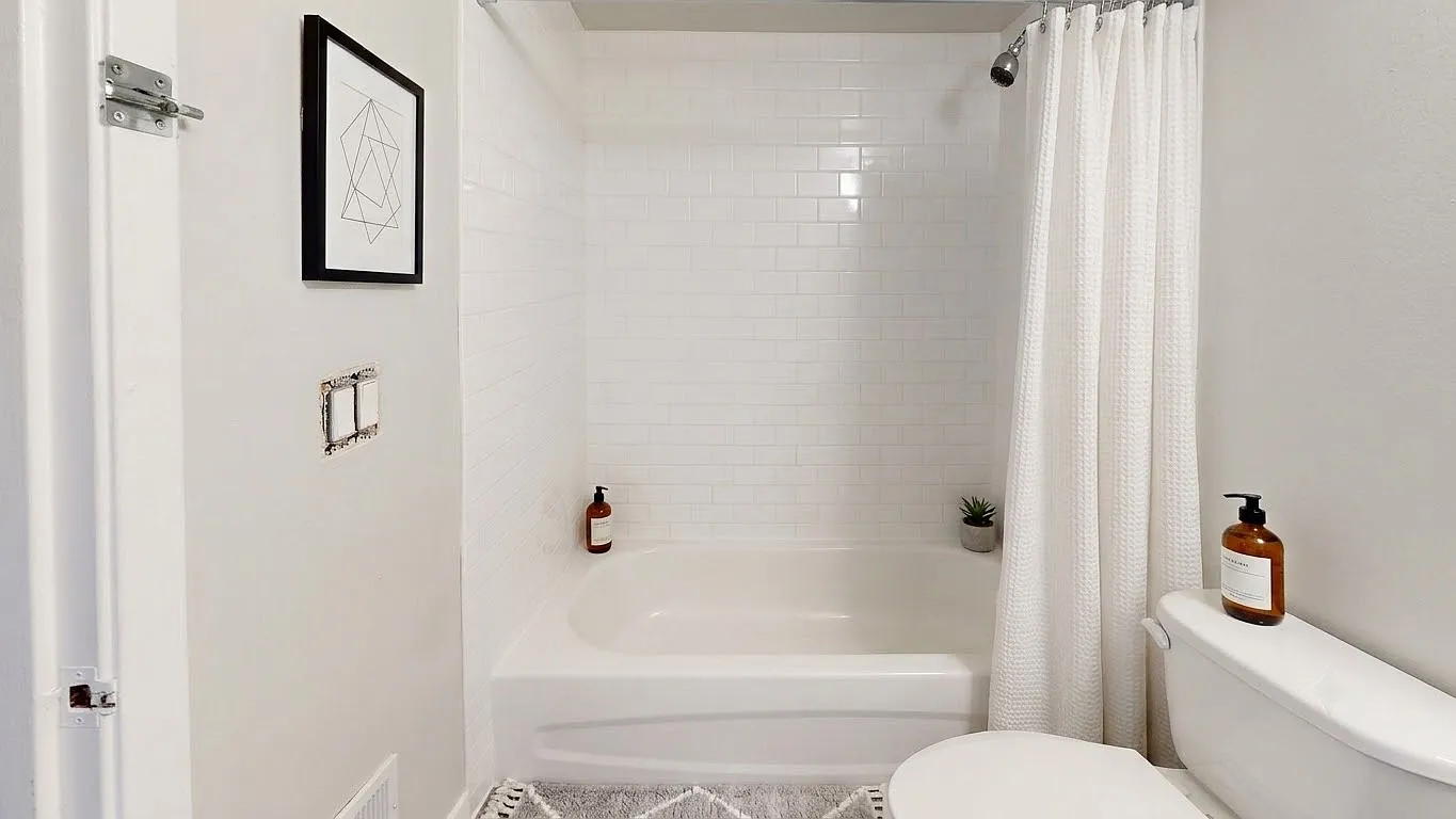 2 bed, $1,595 — Photo 4