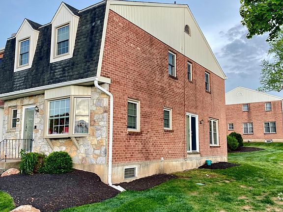 2nd image of 18 Northgate Vlg