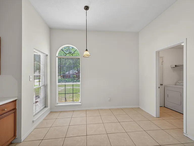 19635 Vernier Woods Ln — Photo 6