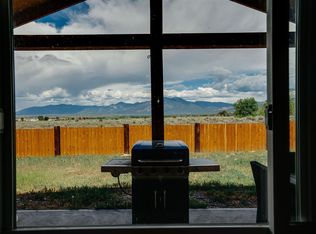13 Arasely Rd, Ranchos De Taos, NM 87557