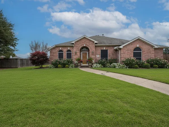 3200 Elmwood Dr, Mesquite, TX 75181