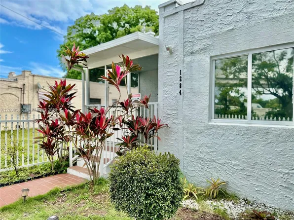1284 NW 39th St, Miami, FL 33142