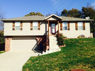 1213 W Robin St, Ozark, MO 65721